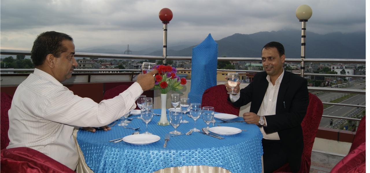 Asian Hotel Butwāl מראה חיצוני תמונה
